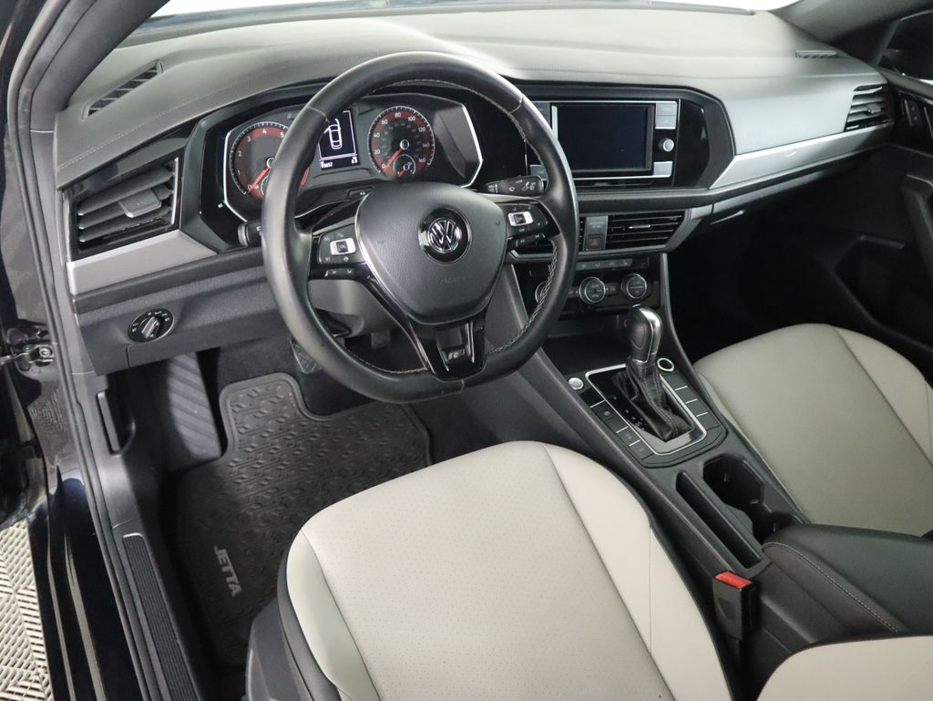 Thumbnail: 2019 Volkswagen Jetta - 9