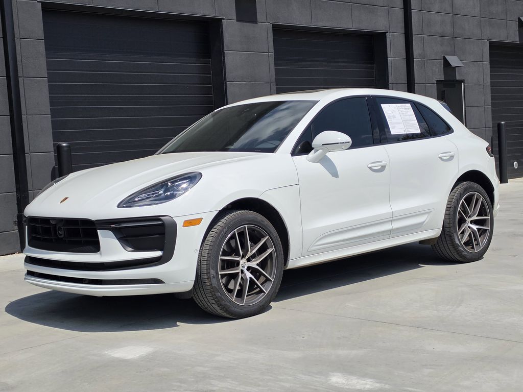 2025 Porsche Macan