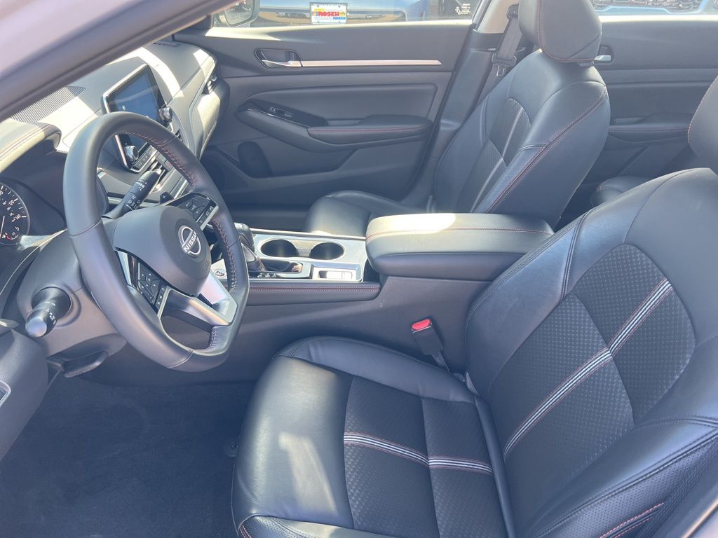 2024 Nissan Altima 2.5 SR photo