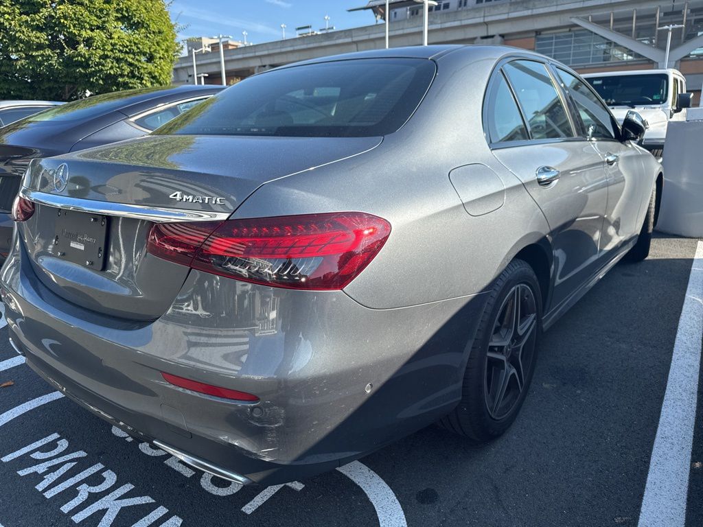 Thumbnail: 2022 Mercedes-Benz E-Class - 4