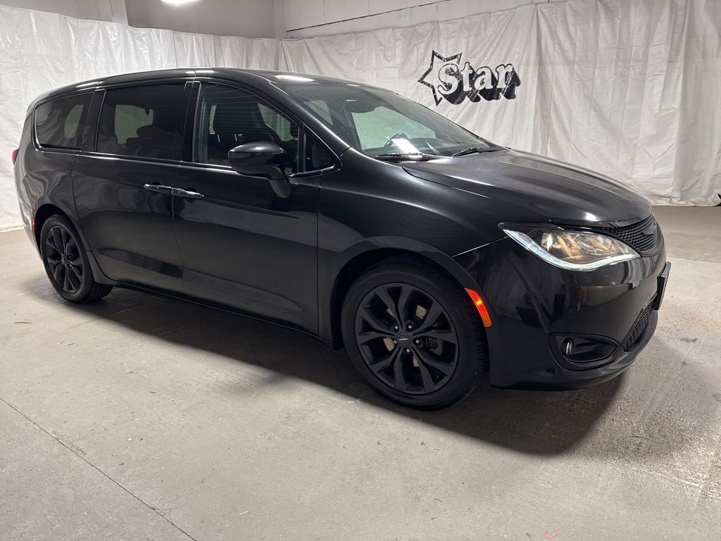 2019 Chrysler Pacifica Touring Plus FWD
