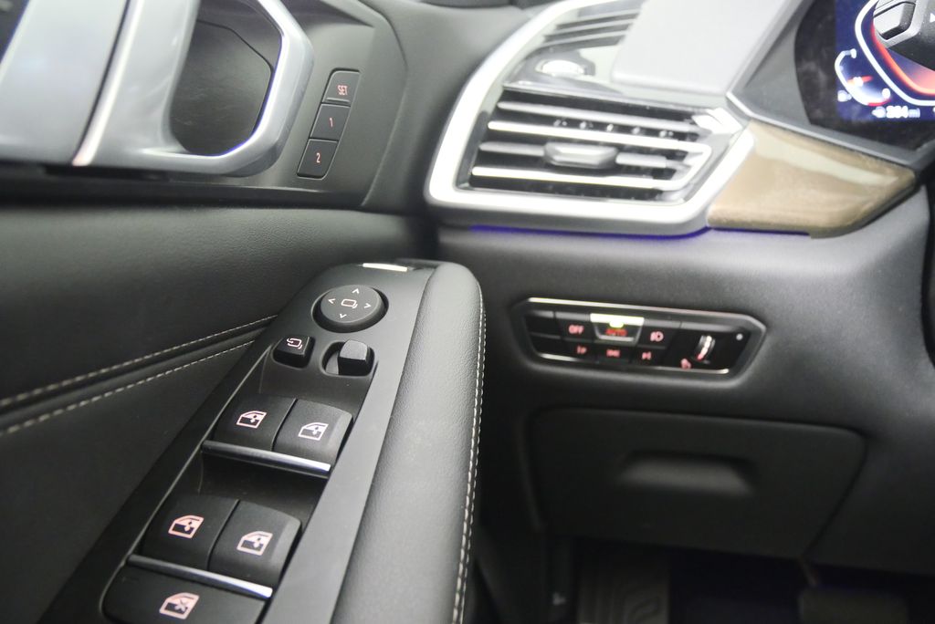 Thumbnail: 2023 BMW X5 - 21