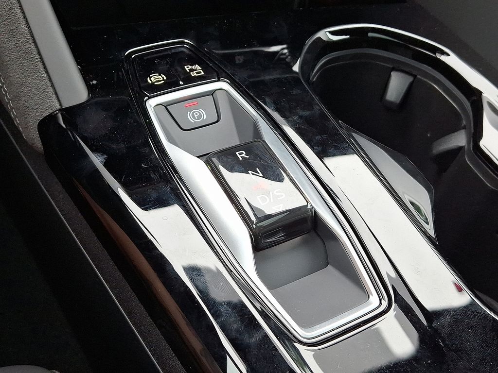 Thumbnail: 2025 Audi SQ5 - 7