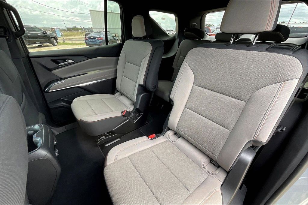 Used 2025 Chevrolet Traverse LT 4D Sport Utility