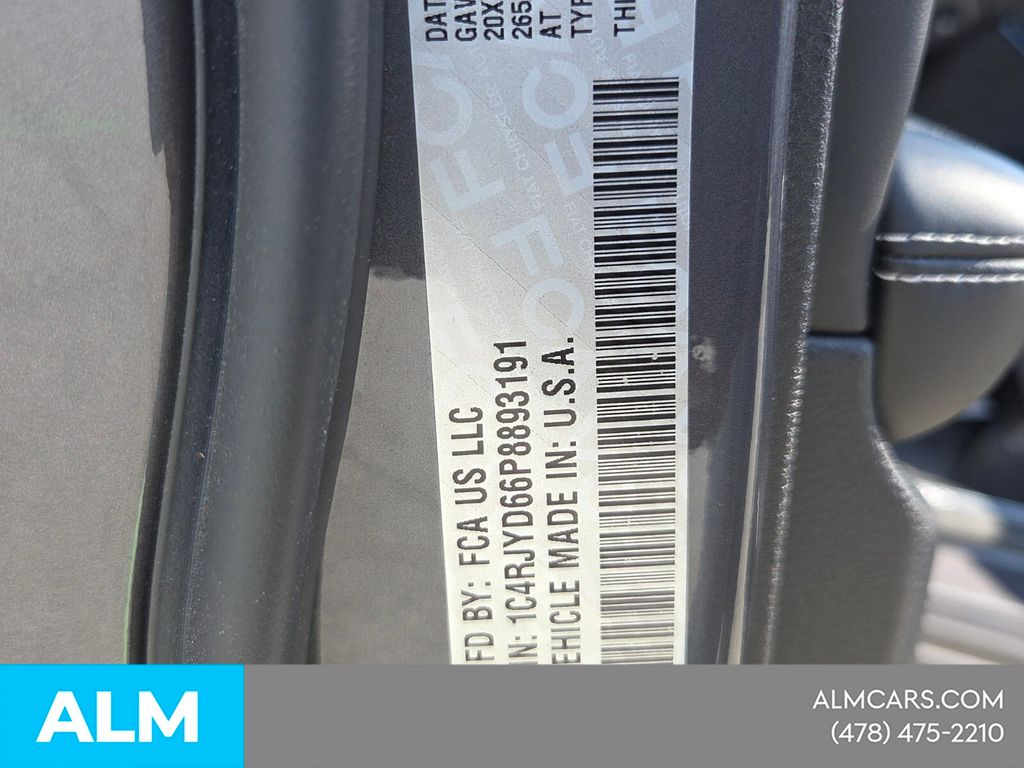 Used 2023 Gray Jeep Overland 4xe image 9