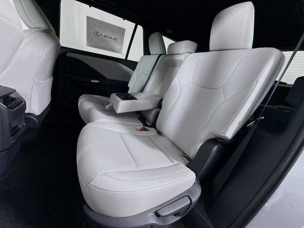 Thumbnail: 2026 Lexus TX - 17