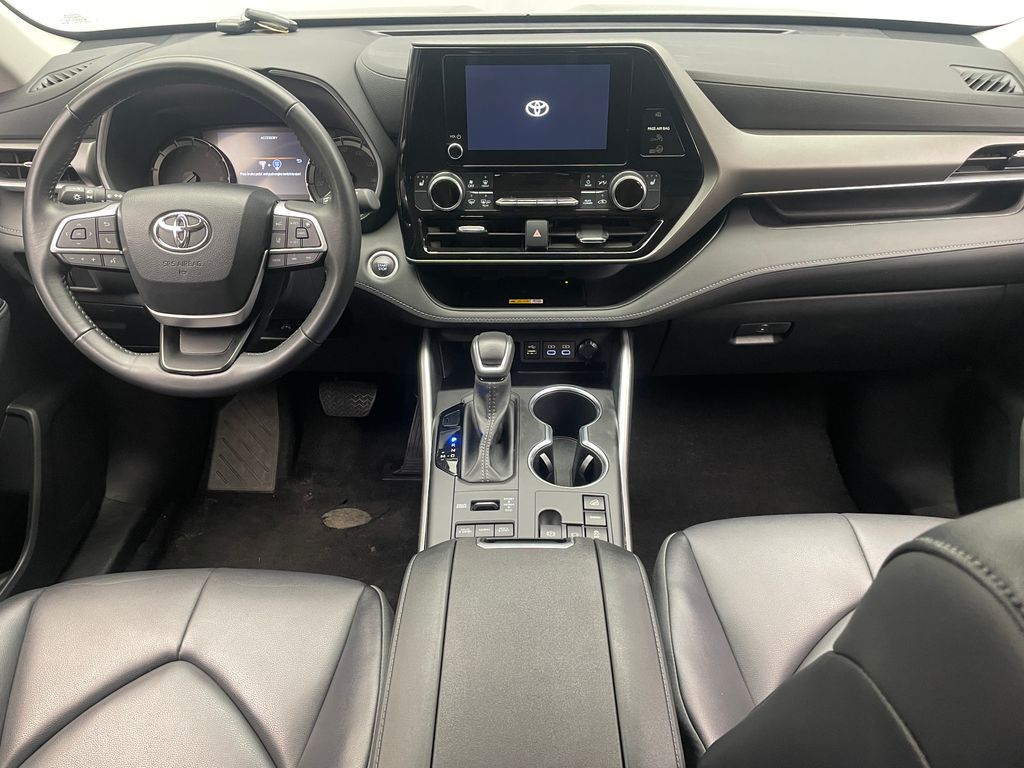 2024 Toyota Highlander XLE 19