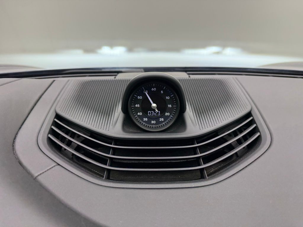 Thumbnail: 2021 Porsche Taycan - 19