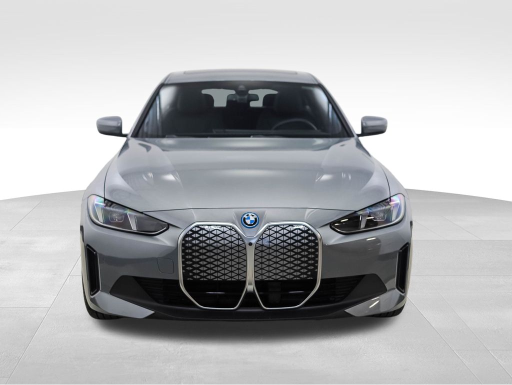 Thumbnail: 2025 BMW i4 - 8
