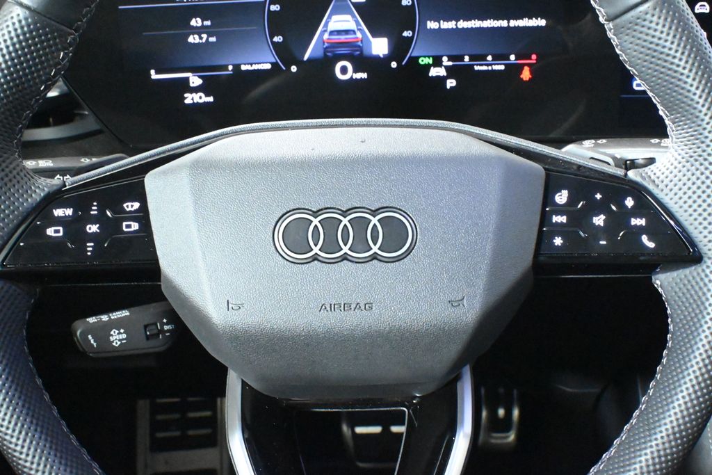 Thumbnail: 2025 Audi SQ5 - 18