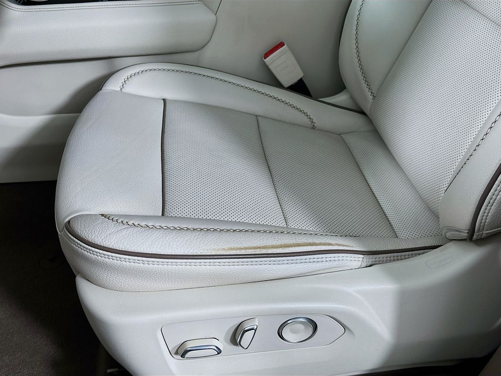 Thumbnail: 2021 GMC Yukon XL - 20