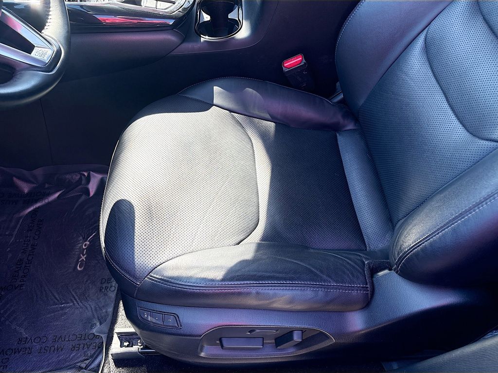 Used 2023 White Mazda Touring Plus image 19