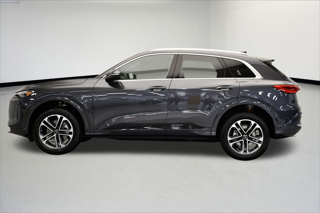 Thumbnail: 2025 Audi Q5 - 2