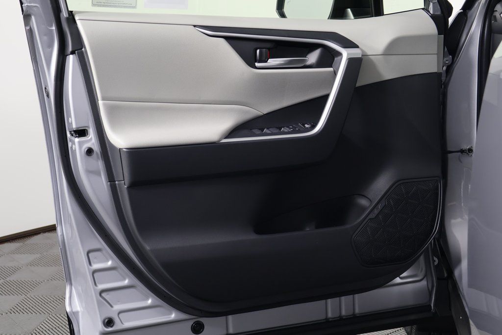 Thumbnail: 2025 Toyota RAV4 - 7