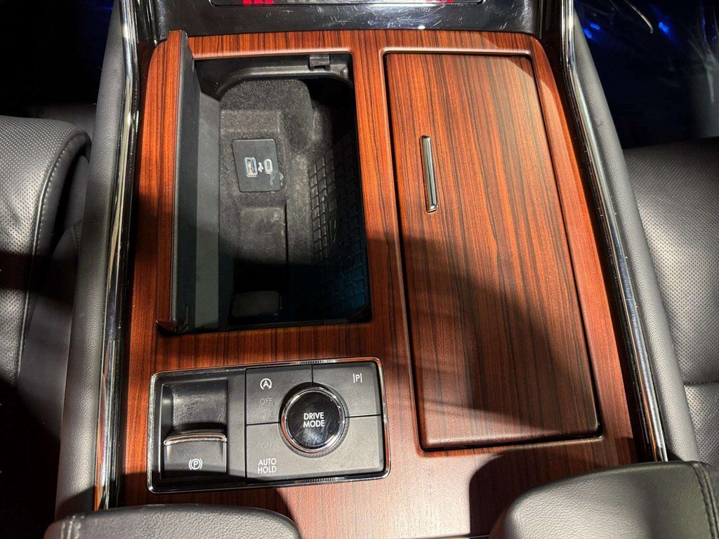 Certified Used 2023 Infinite Black Metallic Clearcoat Lincoln Reserve image 14