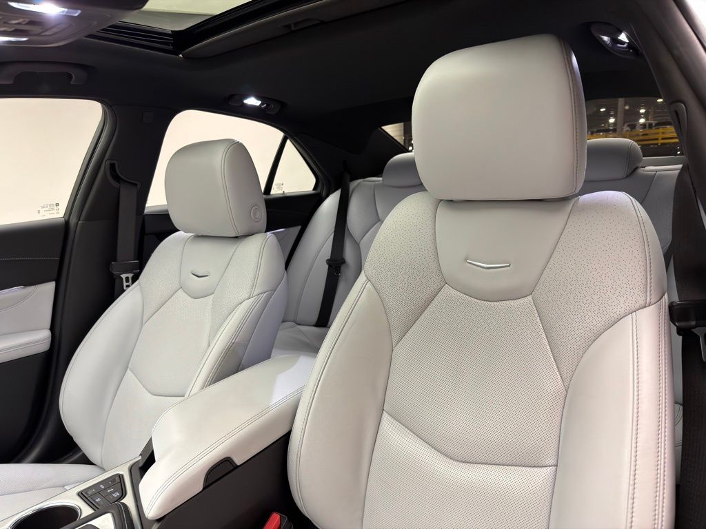 Thumbnail: 2021 Cadillac CT4 - 10