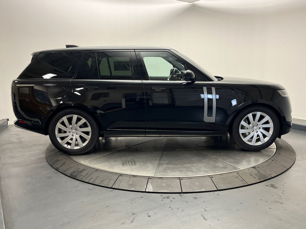 2023 Land Rover Range Rover SE 6
