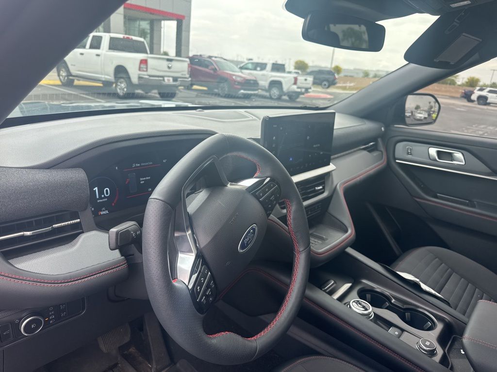 2025 Ford Explorer ST-Line 14