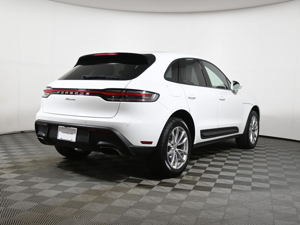 Thumbnail: 2023 Porsche Macan - 7
