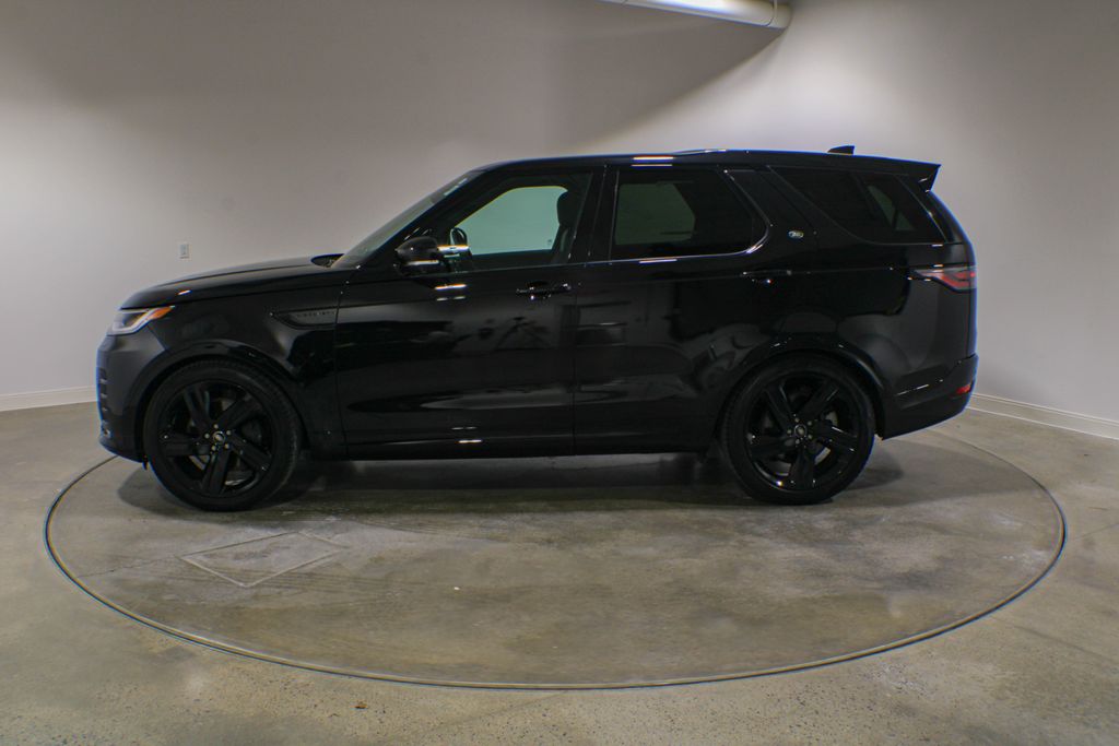 Certified Used 2025 Black Land Rover Dynamic SE image 2