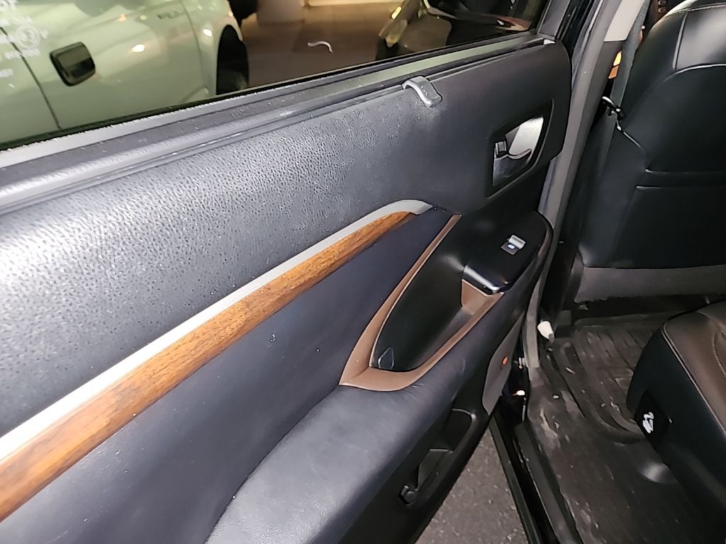 Thumbnail: 2016 Toyota Highlander - 12