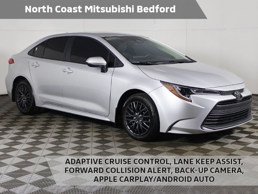 Classic Silver Metallic 2025 Toyota Corolla LE FWD Sedan Front-Wheel Drive Continuously Variable Transmission