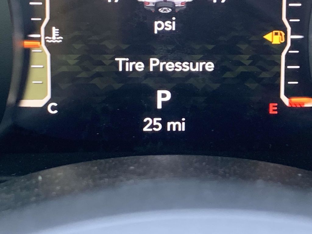 2025 Jeep Wrangler 4-Door Willys - Photo 29