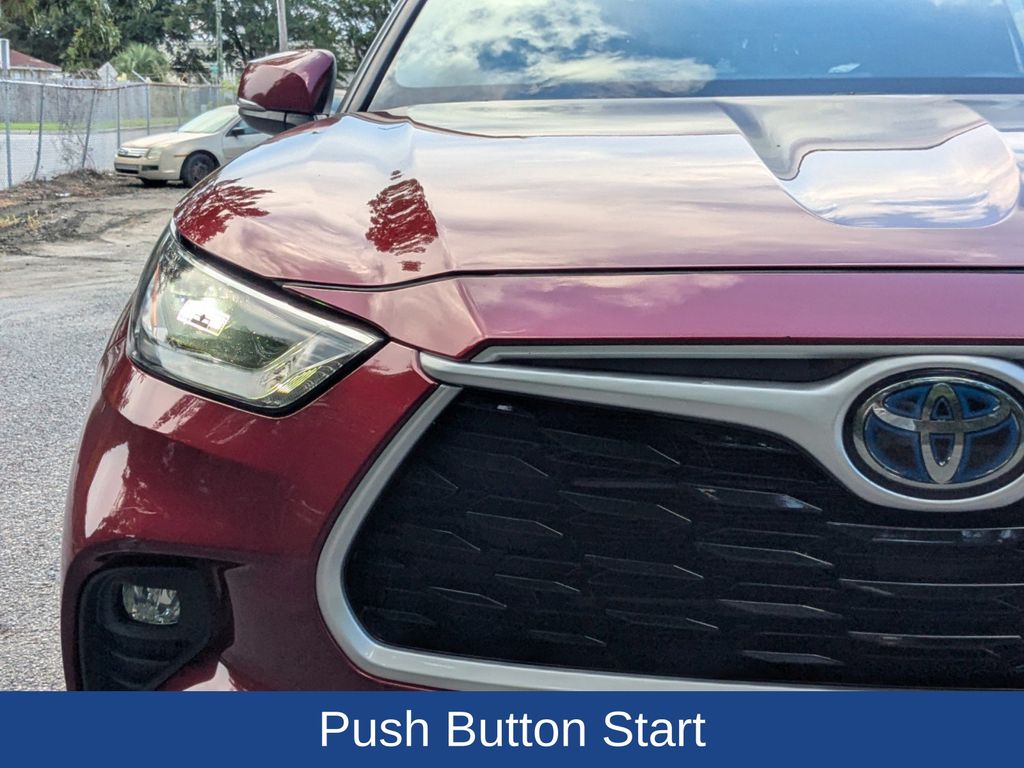 2022 Toyota Highlander Hybrid XLE