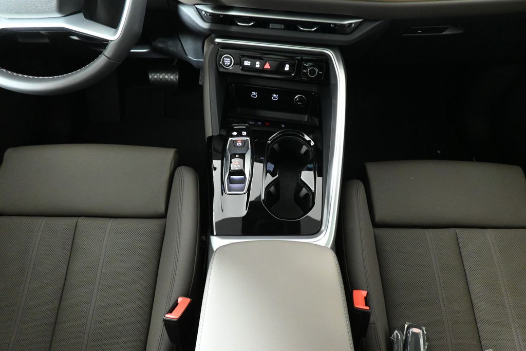 Thumbnail: 2025 Audi Q5 - 19