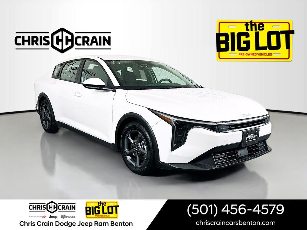 Snow White Pearl 2025 Kia K4 LXS FWD Sedan Front-Wheel Drive Continuously Variable Transmission