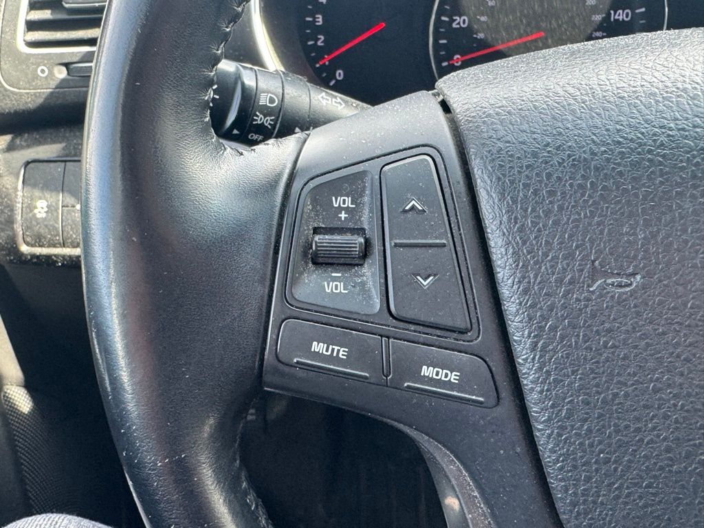 Used 2015 Gray Kia LX image 25