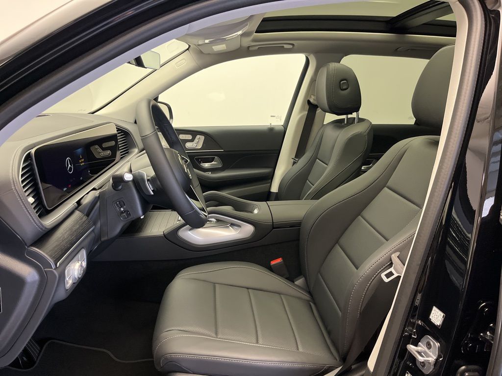 Thumbnail: 2026 Mercedes-Benz GLE - 13