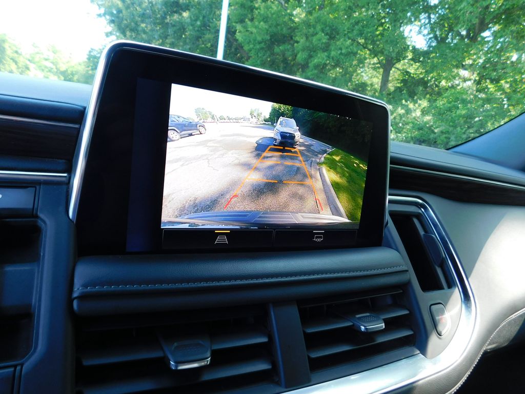 Thumbnail: 2023 Chevrolet Tahoe - 10