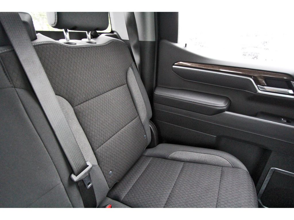 2026 Chevrolet Silverado 1500 RST - 11
