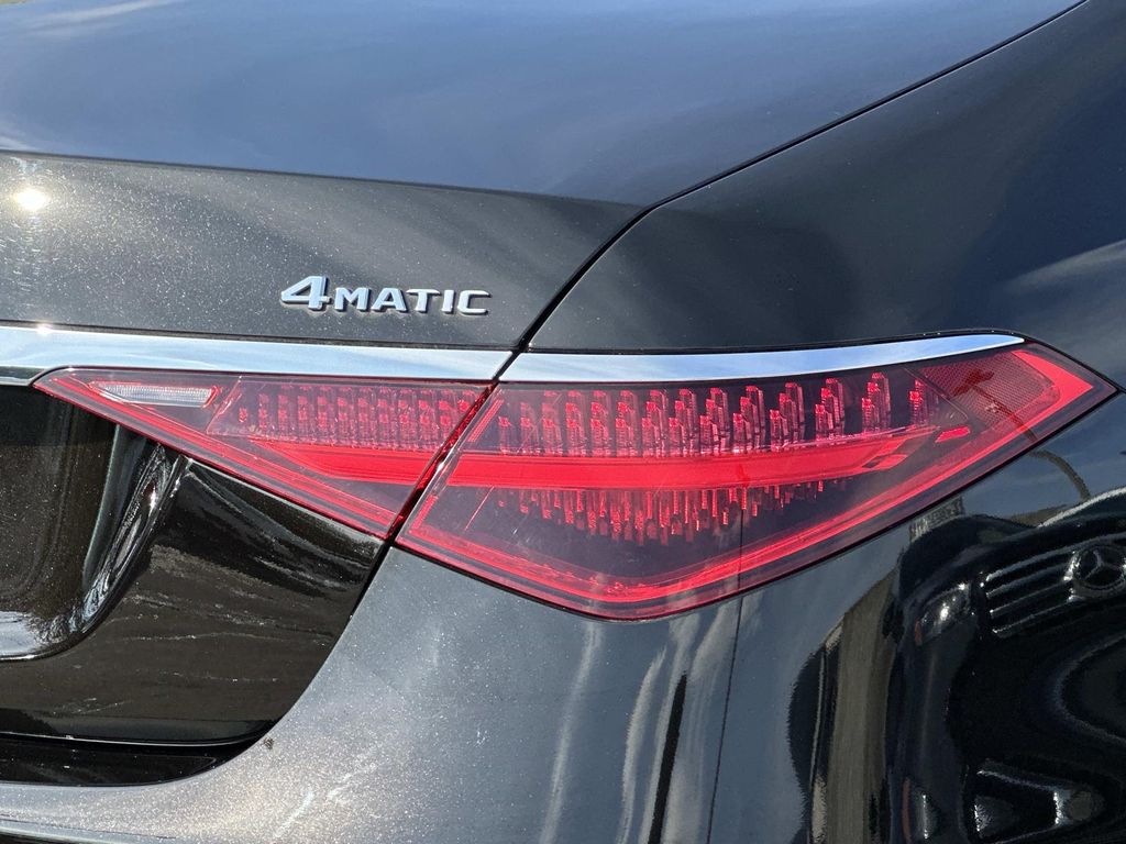 Thumbnail: 2022 Mercedes-Benz S-Class - 10
