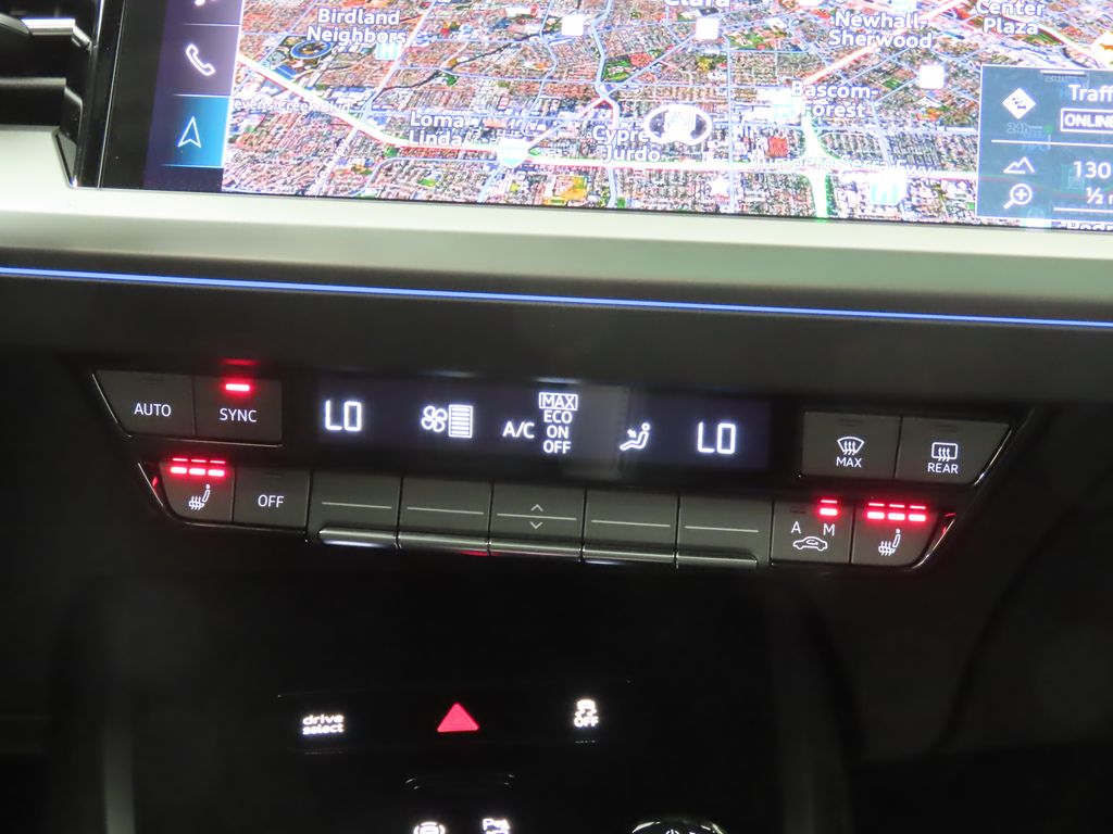 Thumbnail: 2025 Audi Q4 e-tron - 21