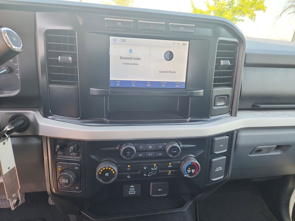 2024 Ford F-350SD XLT photo