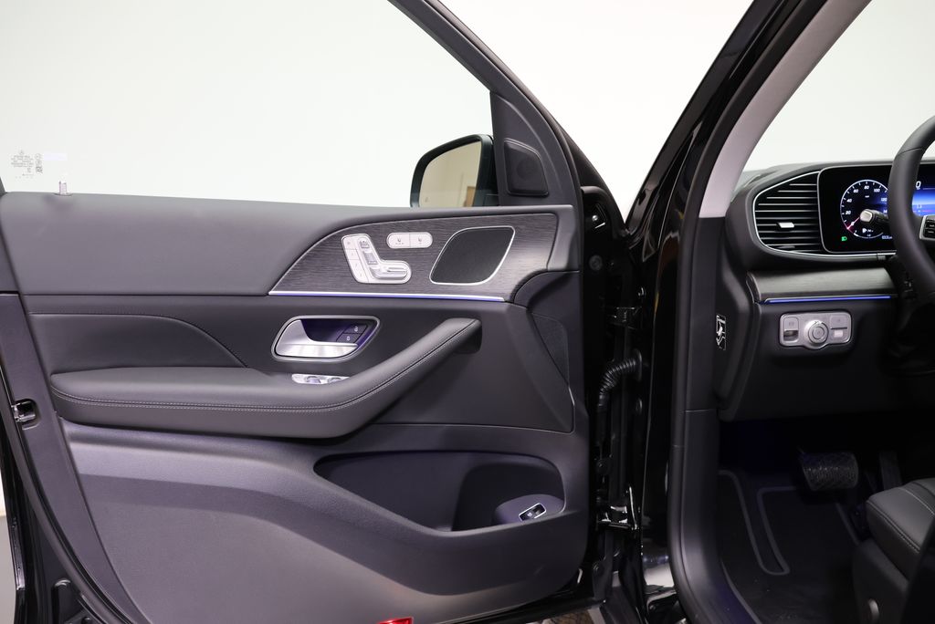 Thumbnail: 2026 Mercedes-Benz GLE - 31