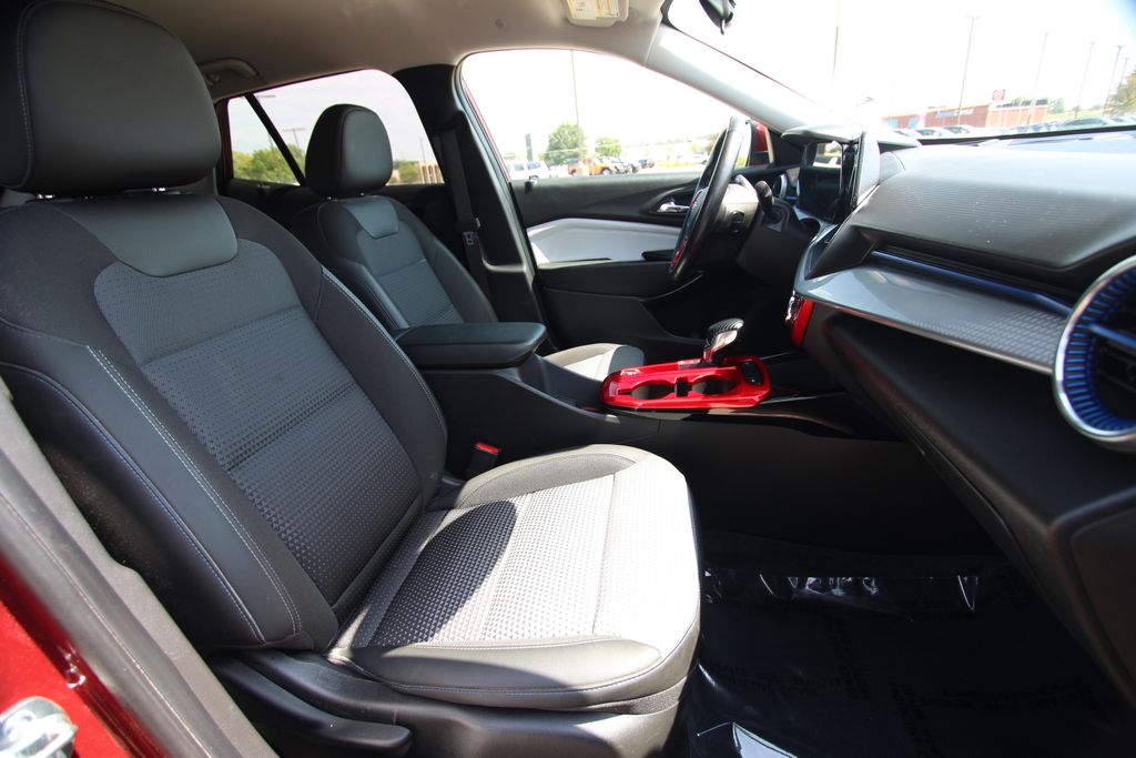 Used 2024 Chevrolet Trax SUV