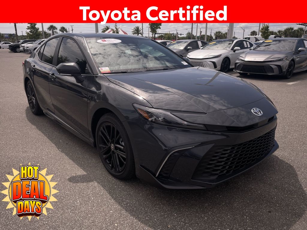 2026 Toyota Camry SE Hybrid's photo