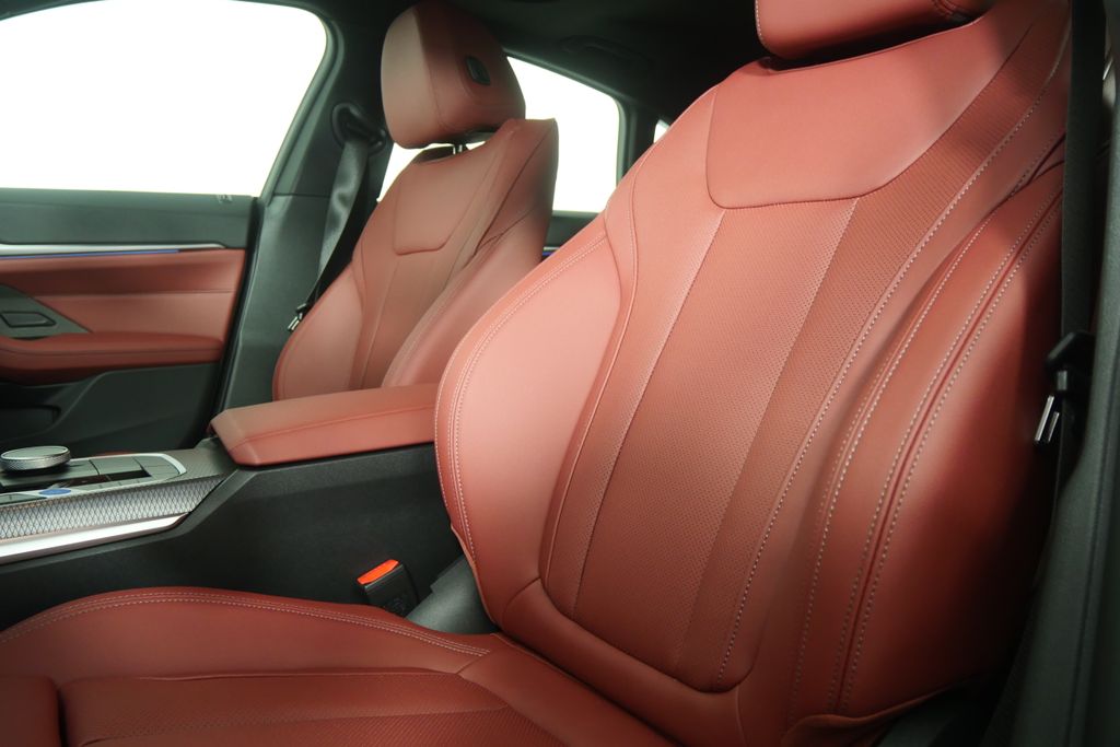 Thumbnail: 2026 BMW i4 - 11