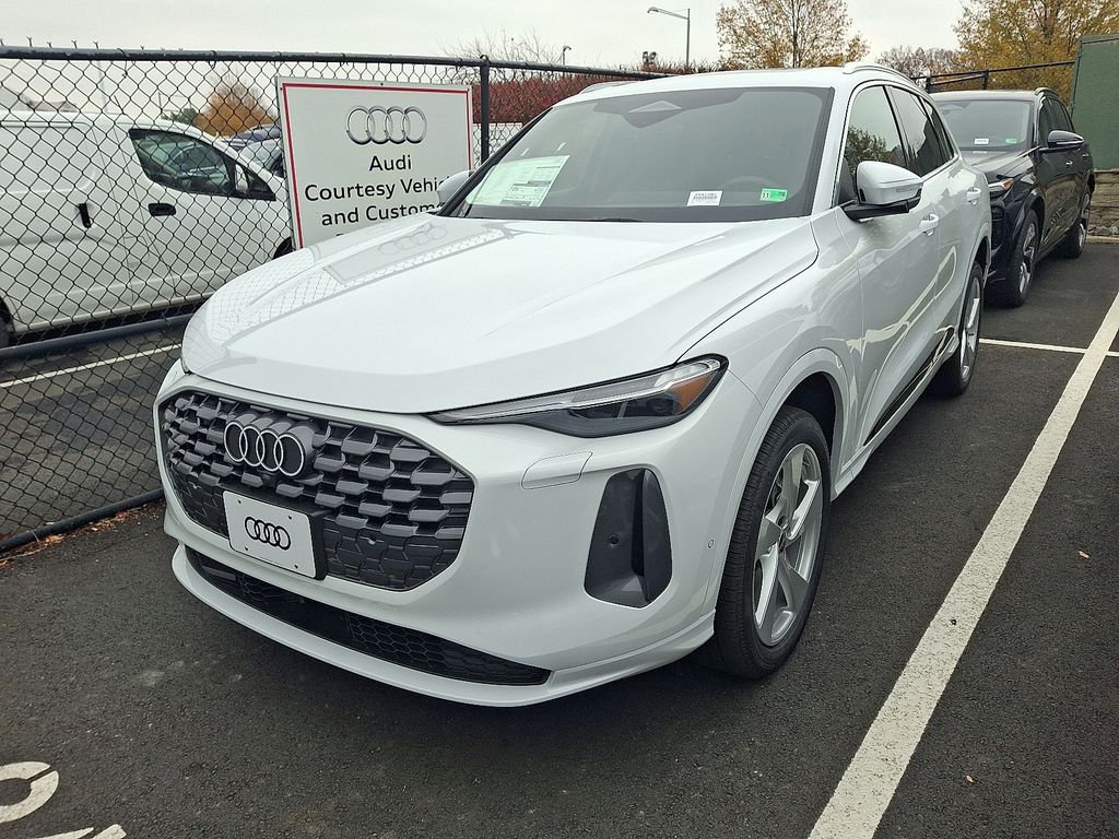 Thumbnail: 2025 Audi Q5 - 1