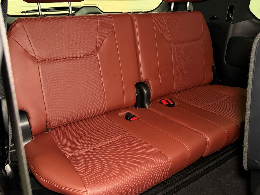 Thumbnail: 2021 Lexus LX - 32