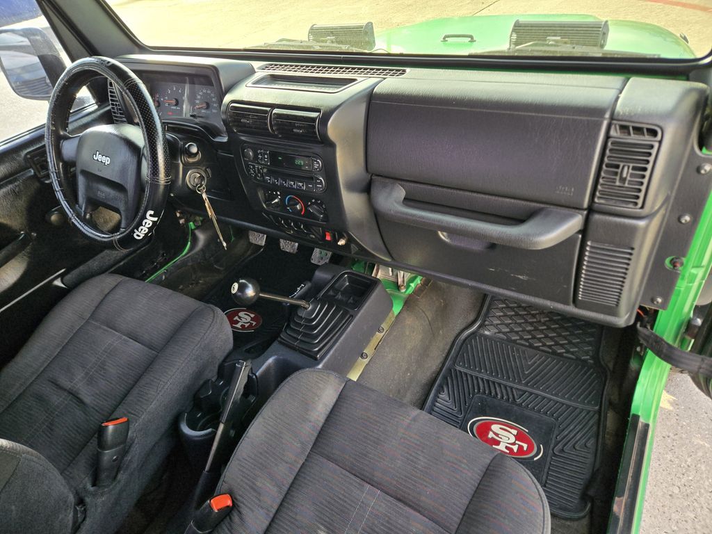 2004 Jeep Wrangler X - 11