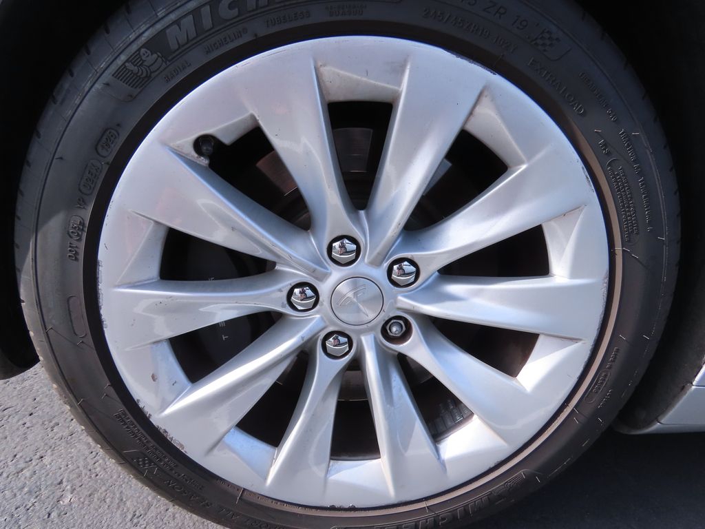 Thumbnail: 2017 Tesla Model S - 17