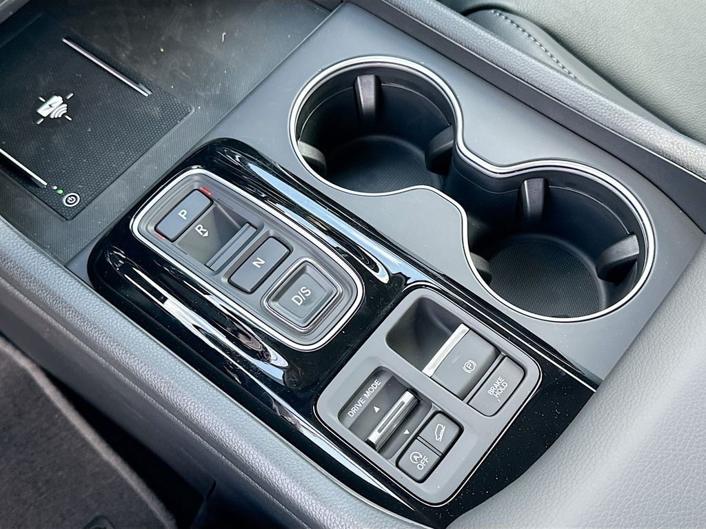 2025 Honda Pilot Touring 14