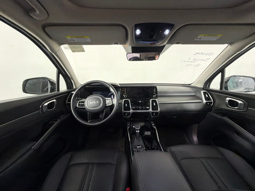 Thumbnail: 2023 Kia Sorento - 17