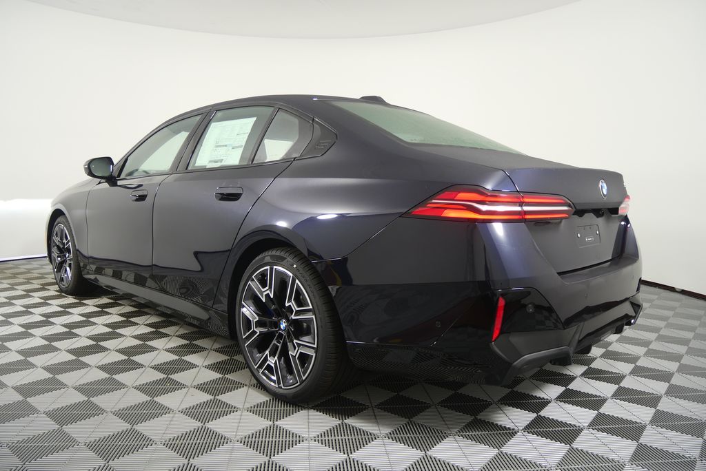 Thumbnail: 2026 BMW 5 Series - 5