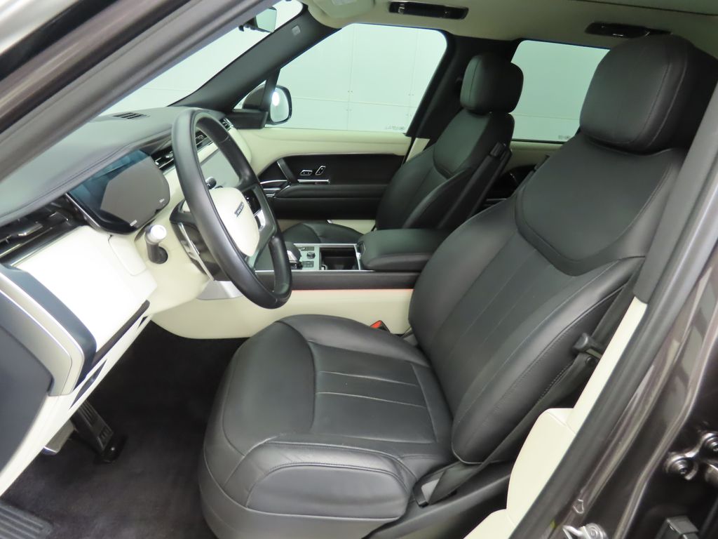 Thumbnail: 2022 Land Rover Range Rover - 19