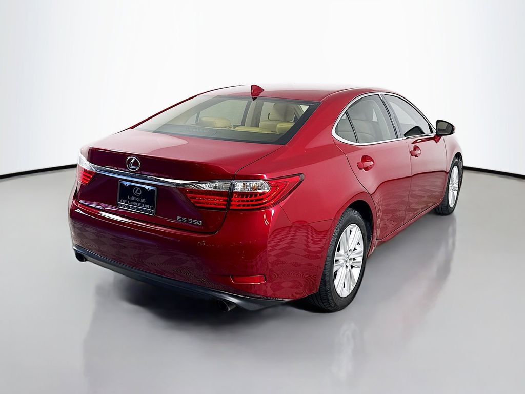 Thumbnail: 2015 Lexus ES - 5